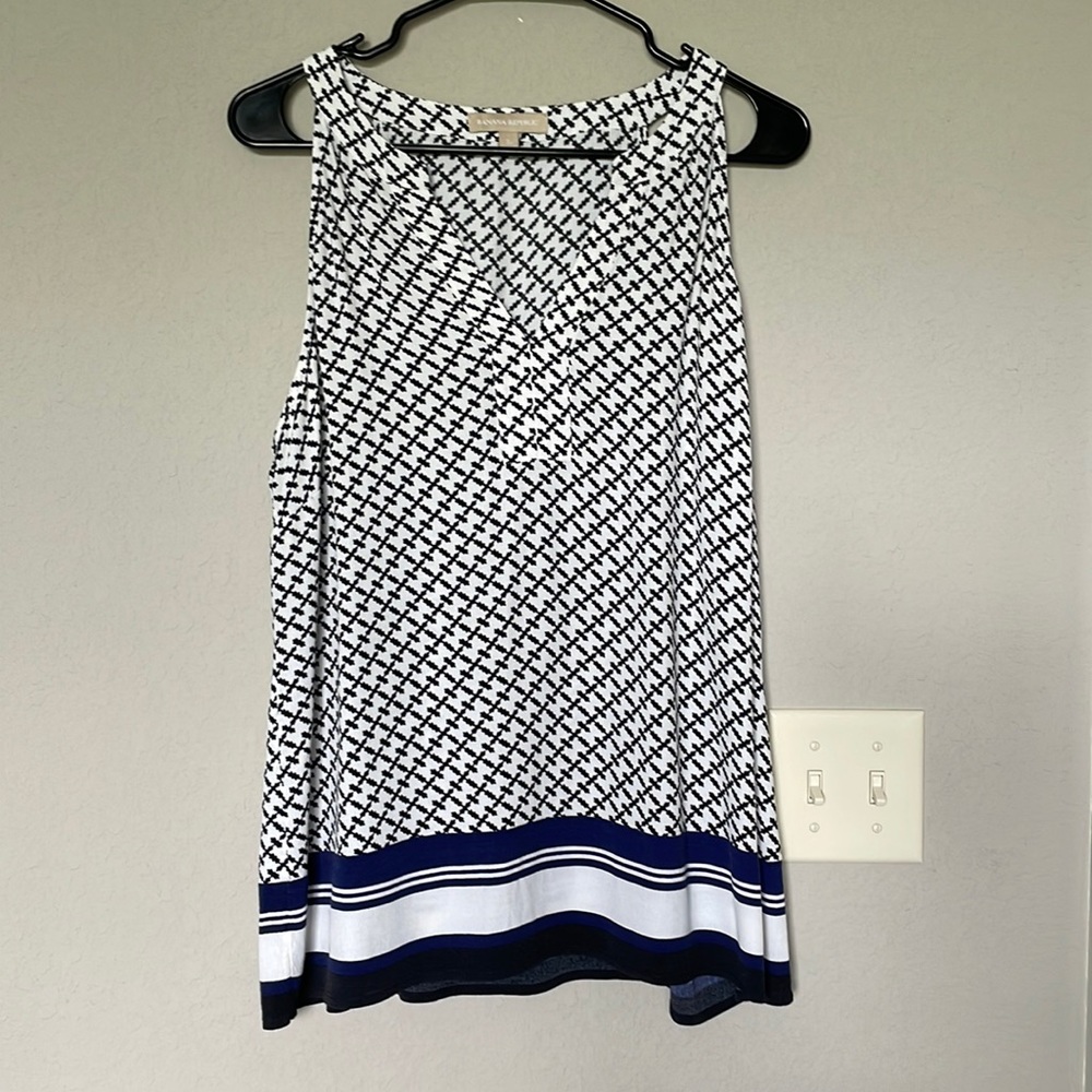 Banana Republic geometrical design sleeveless top